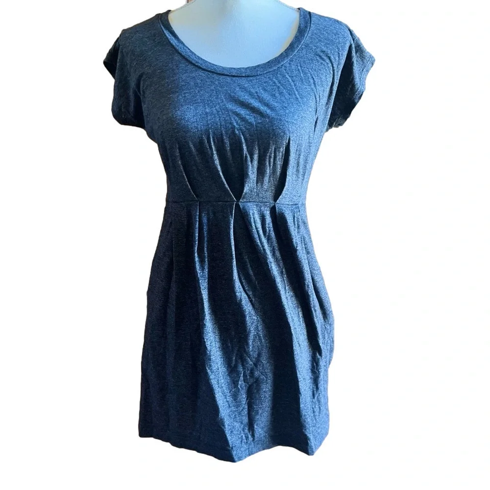 Gray 1 piece shirt dress. Has pockets and pleats, mini length. Size M